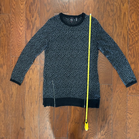 2 sweater dresses tunic gray black leopard print long sleeved - Picture 3 of 13